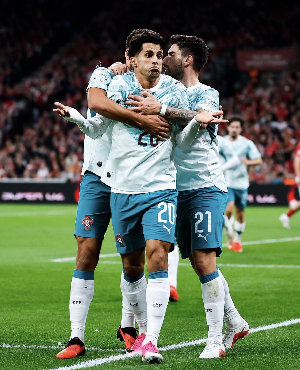 FCBarcelona's tweet photo. 🌎 Portugal beat Denmark (2-4) in the Nations League, with Cancelo on the scoresheet.

🌎 Xavi Espart features in @sefutbol U21s' win over San Marino (0-13) in the European Under-21 Championship qualifying.

📸 @selecaoportugal https://t.co/sdxwcPeug9