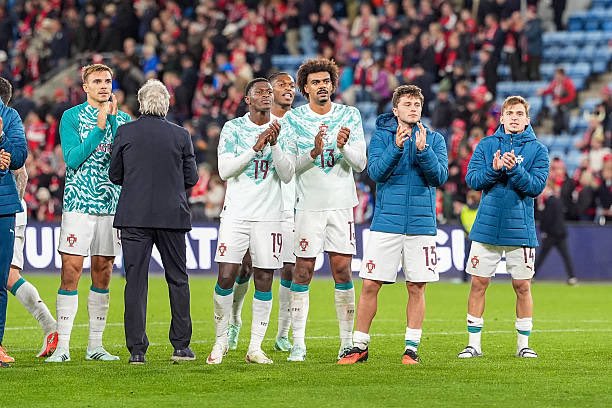 MendesActu's tweet photo. Nuno Mendes VS Danemark #DENPOR : #DANPOR
📊 7,6 Note Définitive
⌚️ 90’
🔫 0 tirs
🅰️ 0 PASSE DÉCISIVE
🎯 39 passes réussies/48 (81%)
⚽️ 76 touches
🪄3 dribbles réussies /4 (75%)
🛡️ 7 duels remportés /10 (70%)
🚛 8 actions défensives
🦶 8 récupérations https://t.co/okO0vaFxvC