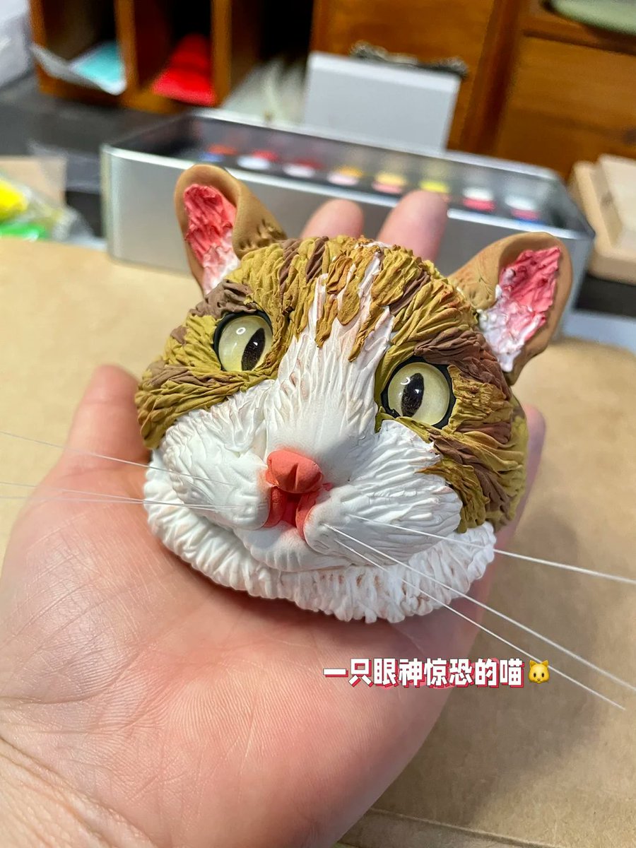 MyaGraingejn's tweet photo. Hoy hice un llavero de arcilla polimérica con mi forma de gato favorita, muy fácil y adorable! https://t.co/TAXjlEX4ra