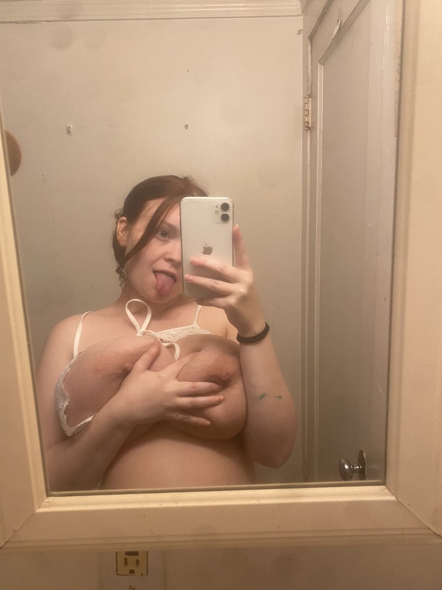 rileeloveeX's tweet photo. Been super busy, I didn’t realize I haven’t posted in months🥰 https://t.co/BM71ShvYQ2
