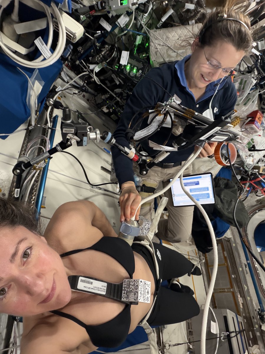 Astro_Jessica's tweet photo. Last week @Soph_astro, @astro_hathaway and I took turns imaging each other’s internal organs for the @CNES EchoFinder-2 experiment.  This experiment aims to use augmented reality and artificial intelligence to allow astronauts without medical or ultrasound expertise to perform scans without any support from Earth.  This type of technology could prove invaluable for remote medical monitoring scenarios both on Earth and for @NASAArtemis missions to the Moon and Mars.