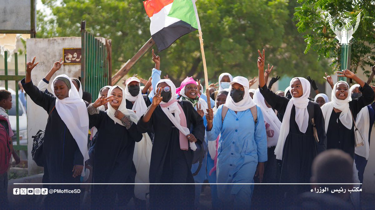 Sudan_Eyes's tweet photo. 🚨 Millions of Sudanese participate in a massive rally in the capital, Nyala, in support of Tasis Government and to affirm the legitimacy of the people.
#Sudan #SaveSudan #KeepEyesOnSudan https://t.co/bfEXSCECy8