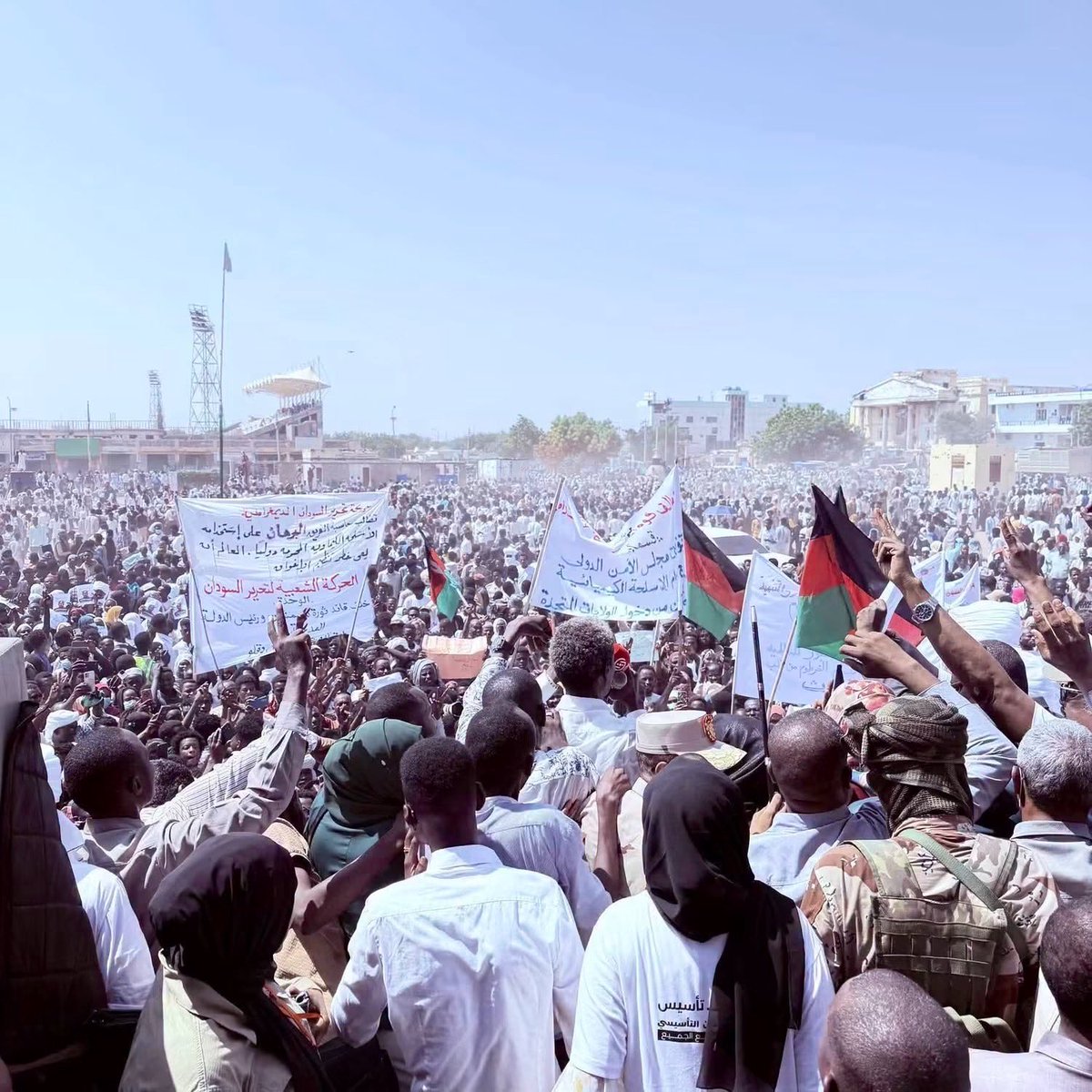 Sudan_Eyes's tweet photo. 🚨 Millions of Sudanese participate in a massive rally in the capital, Nyala, in support of Tasis Government and to affirm the legitimacy of the people.
#Sudan #SaveSudan #KeepEyesOnSudan https://t.co/bfEXSCECy8