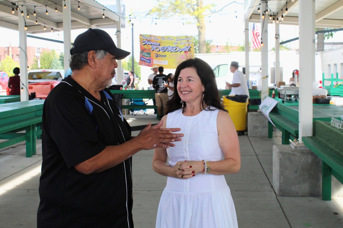 RepKMR's tweet photo. We had so much fun at the K?Onda! Festival in Saginaw this year. K? Onda! always does a great job bringing people together to celebrate Hispanic culture and heritage, anchored by some of the small businesses and organizations that make mid-Michigan so special. https://t.co/429tzdQztz