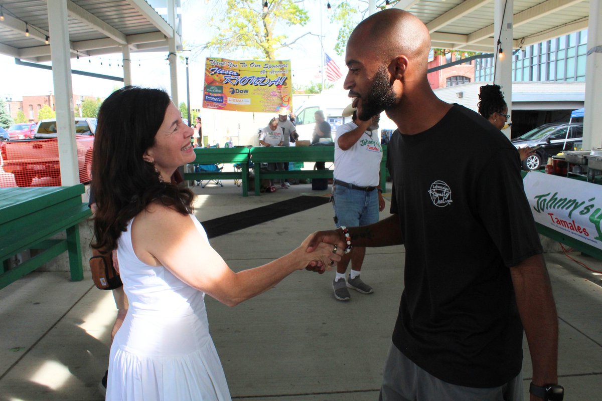 RepKMR's tweet photo. We had so much fun at the K?Onda! Festival in Saginaw this year. K? Onda! always does a great job bringing people together to celebrate Hispanic culture and heritage, anchored by some of the small businesses and organizations that make mid-Michigan so special. https://t.co/429tzdQztz