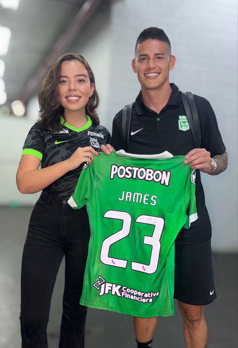 SoyJerome__'s tweet photo. La más feliz del mundo, gracias a ti @jamesdrodriguez 💚 https://t.co/BKpbQzJIHQ
