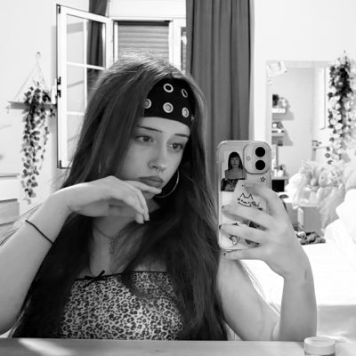 llauu2_'s tweet photo. #NuevaFotoDePerfil decidme cosas bonitas https://t.co/nDEJ7F18xd