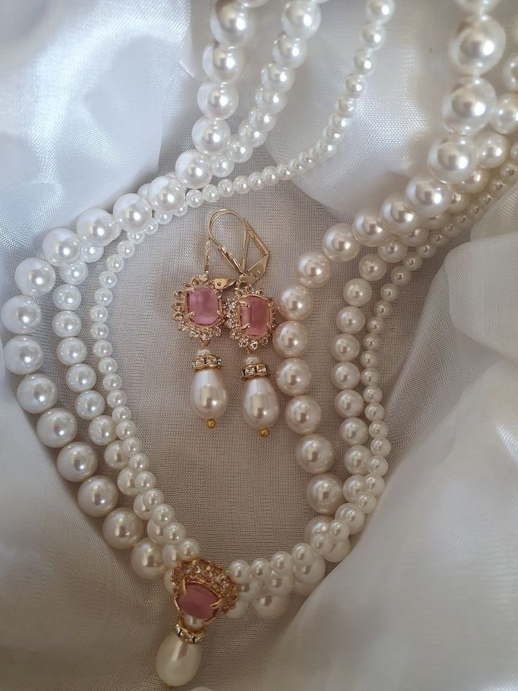 insperarise's tweet photo. pearl jewelry set 🦪 https://t.co/rqYdVEL6ga