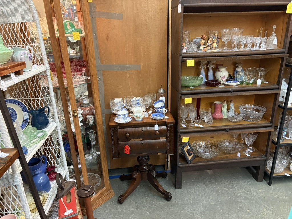randystamps's tweet photo. Wow! What a blessing our #antique #vintage booth customers have been. We enjoyed our highest gross sales EVER in September! We love finding treasures that help preserve history and just good memories. Stop by Monday through Friday 10:00 a.m until 5:00 p.m. #vinyl #PanamaCity #FL https://t.co/QuOLOC0CvR