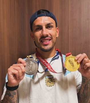 icardo8's tweet photo. 🚨🎙️ Paredes: Nunca pensé que jugaría una sola final de la Copa del Mundo en toda mi carrera. Messi me hizo jugar en 2.

Por eso, le debo todo. https://t.co/EiQpJ7gREK