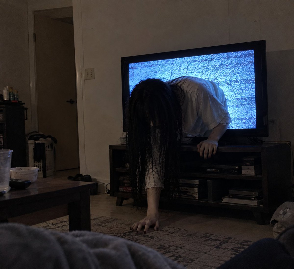 2nd_zoeyy's tweet photo. You see THIS crawling out of your TV at 2 AM. What’s your first move? https://t.co/NioFNl8qpn