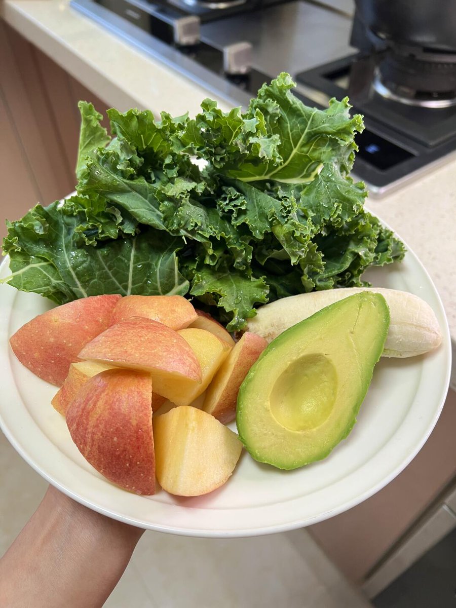 PenelopeRocgpp's tweet photo. Aguacate Hass fresco de Málaga, cremoso sin exceso de agua, ideal para tostadas. Sabor suave y muy nutritivo, vale la pena cada euro! https://t.co/ujiMhumMa8