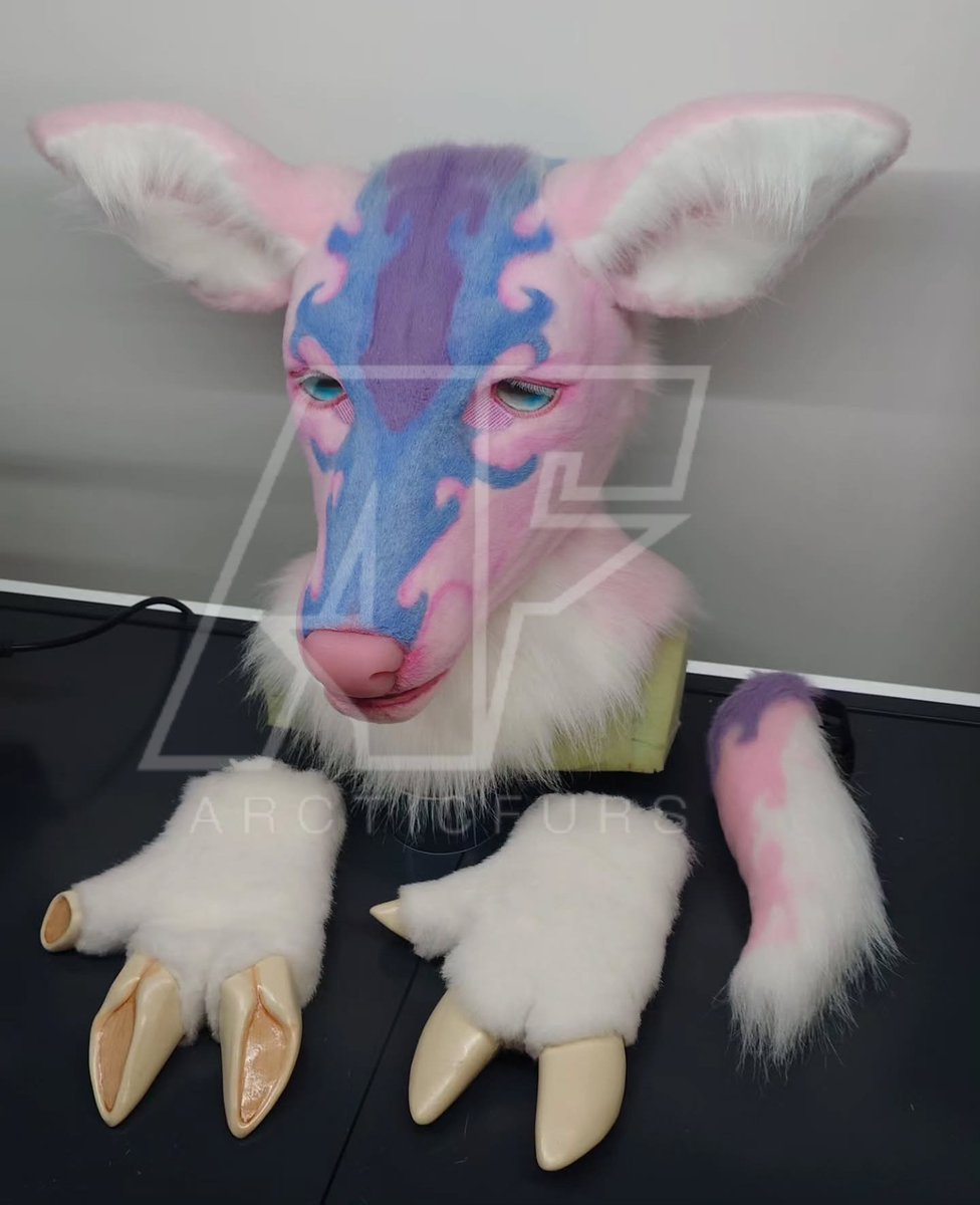 ArcticFurs's tweet photo. Professional Fursuit Maker &amp; Furry Artist
Custom Fursuits | Heads | Paws | Tails
High-quality detailed &amp; made to order
Commissions Open | Payment Plans Available
DM for commissions &amp; custom orders
#FursuitMaker #Fursuit #FurryArtist #FurryArt #CustomFursuit #FursuitCommissionopen https://t.co/X7KirXw6jl