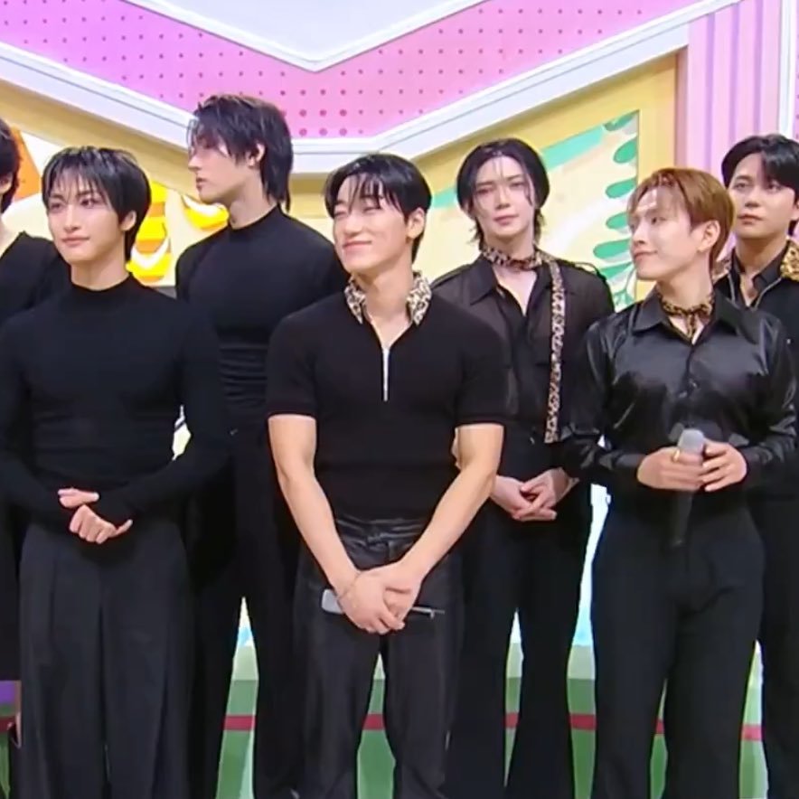 seongbyeoli's tweet photo. o ateez parecendo umas DONDOCAS peitudas bem saborosas https://t.co/ckIv8VPZSz
