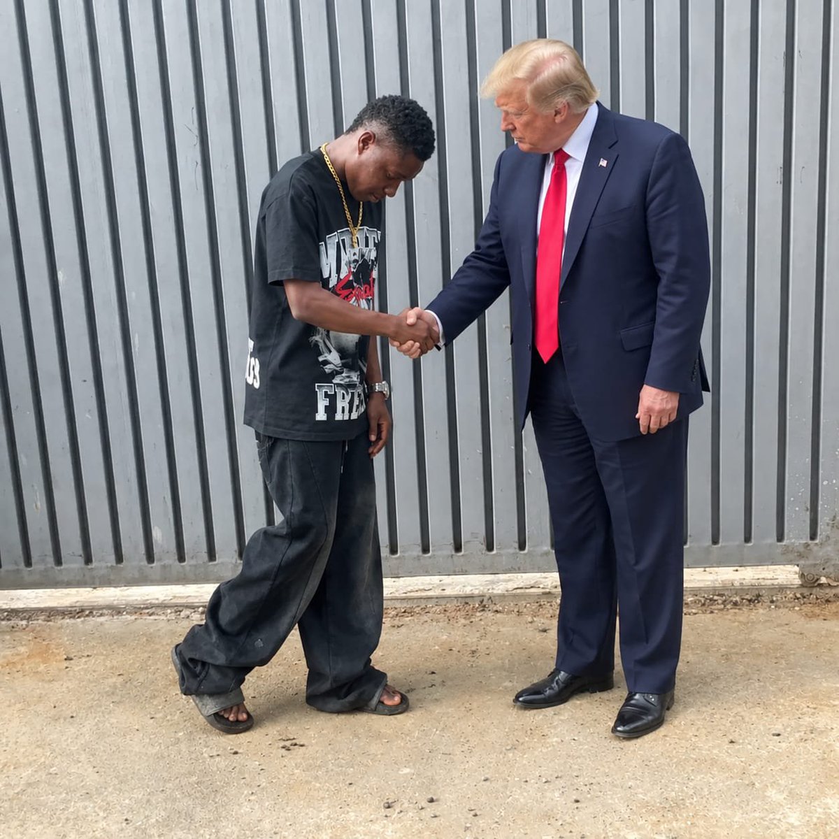 ADEYEMIADE5vcx's tweet photo. Life with America president https://t.co/ueRTz43V1i