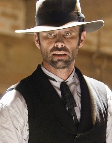 HollywoodHandle's tweet photo. Walton Goggins has been cast in Joseph Kosinski’s ‘MIAMI VICE’ film.

(Via: Deadline) https://t.co/hW6J0LWdVj