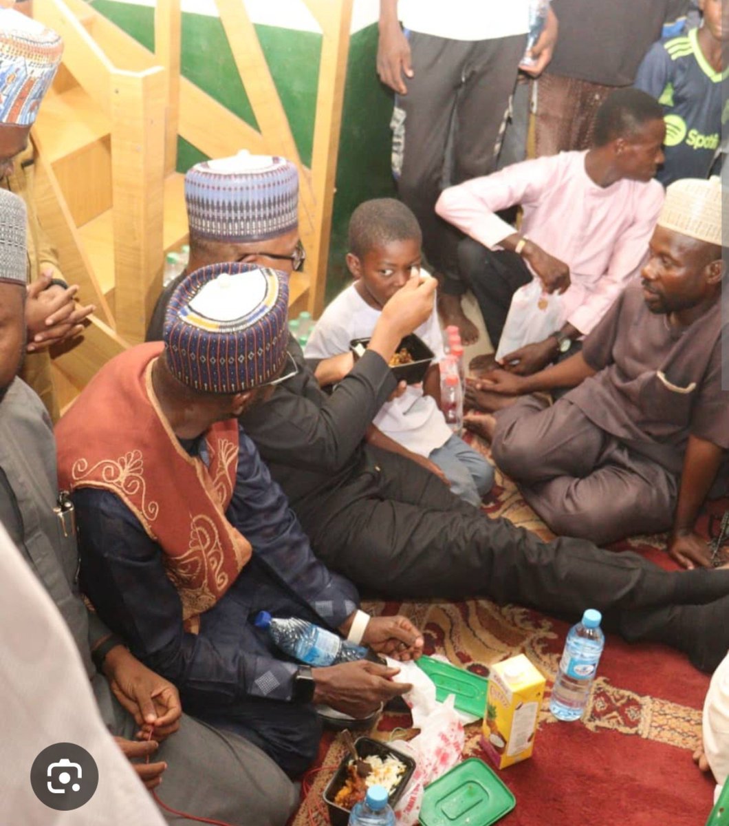 oluwaseun_ajede's tweet photo. @Deyemmi That guy carry Obi enter where Obi no too like in 2023. https://t.co/kU9IQGYsoY
