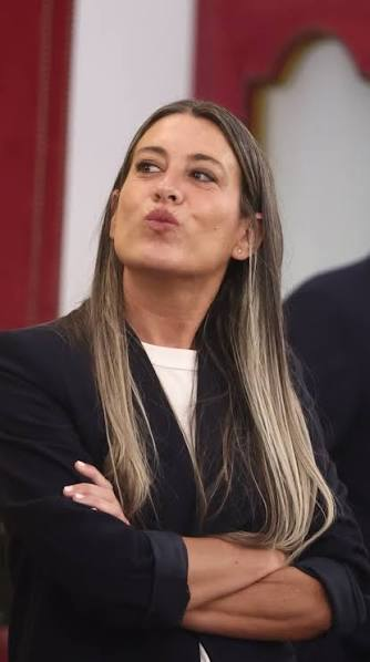 LA_PAH's tweet photo. A todas a las que os van a desahuciar @miriamnoguerasM os manda besitos https://t.co/JtAUqITcL5