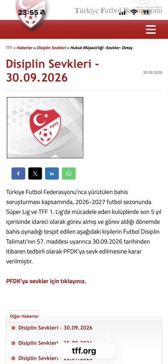 hk_dincturk's tweet photo. TFF’NİN BU AÇIKLAMASI NEDEN HUKUKEN CİDDİ SORUNLAR TAŞIYOR?

Aşağıdaki iki belgeyi yan yana koyduğunuzda mesele çok açık.

İstanbul Cumhuriyet Başsavcılığı Spor Suçları Soruşturma Bürosu, 10.12.2025 tarihli ve 2025/83127 sayılı yazısıyla TFF’yi açık biçimde uyarmış:

Adli soruşturmanın gizliliği korunmalı, delillerin bütünlüğü tehlikeye atılmamalı ve “isim bildirimi yapılacak şekilde açıklamalardan kaçınılmalı.” Böyle bir açıklamanın zorunlu olması halinde ise İstanbul Cumhuriyet Başsavcılığı ile koordinasyon kurulduktan sonra hareket edilmeli.

Başsavcılık bunun gerekçesini de açıkça ortaya koyuyor: soruşturmanın gizliliği ve masumiyet karinesi.

Buna rağmen TFF, 30.09.2026 tarihinde bahis soruşturması kapsamında kişilerin isimlerini kamuoyuna açıkladı ve bu kişiler hakkında “görev aldığı dönemde bahis oynadığı tespit edilen” ifadesini kullandı. TFF’nin resmi sitesinde bu sevklerin yayımlandığı da görülüyor. 

Burada cevaplandırılması gereken çok ciddi sorular var:

Başsavcılığın açık uyarısına rağmen isimler neden kamuoyuna ilan edildi?

Bu açıklamadan önce İstanbul Cumhuriyet Başsavcılığı ile gerekli koordinasyon kuruldu mu?

Henüz disiplin yargılaması dahi sonuçlanmamış kişiler hakkında “bahis oynadığı tespit edilen” şeklinde kesinlik ifade eden bir dil kullanılması masumiyet karinesi ve lekelenmeme hakkıyla nasıl bağdaştırılıyor?

Üstelik kişiler yönünden görev tarihleri, isnat edilen bahislerin tarihleri ve zamanaşımı koşulları tek tek araştırılmadan topluca kamuoyu önüne çıkarıldıysa bunun hukuki gerekçesi nedir?

PFDK’ya sevk edilmek, suçluluğun veya disiplin ihlalinin kesinleşmesi değildir. Buna rağmen kullanılan dil, kamuoyunda kişiler hakkında hüküm verilmiş izlenimi yaratabilecek niteliktedir.

Hukuk devleti bakımından mesele “bahis oynayanlar korunsun” meselesi değildir. Gerçekten ihlal gerçekleştirenler hakkında elbette mevzuat uygulanmalıdır.

Mesele; soruşturmanın kişilerin temel hakları gözetilerek, somut delillerle, kişiselleştirilmiş incelemeyle ve hukuka uygun usulle yürütülmesidir.

Bir kişinin itibarını kamuoyu önünde zedeledikten sonra “PFDK karar versin” demek, lekelenmeme hakkının sağladığı korumayı anlamsızlaştırabilir.

TFF, Başsavcılığın bu yazısına rağmen isim açıklamasını hangi hukuki gerekçeyle yaptığını ve Başsavcılıkla koordinasyon kurulup kurulmadığını kamuoyuna açıklamalıdır.

Çünkü hukuk, sonuçtan önce usuldür. Masumiyet karinesi ise yalnızca mahkeme salonlarında değil, kamu kurumlarının kullandığı dilde de korunmalıdır.

TFF yönetimi gider ayak neden kasıtlı bir şekilde bu hatayı yapmıştır herkes umarım sebebinin farkındadır?!