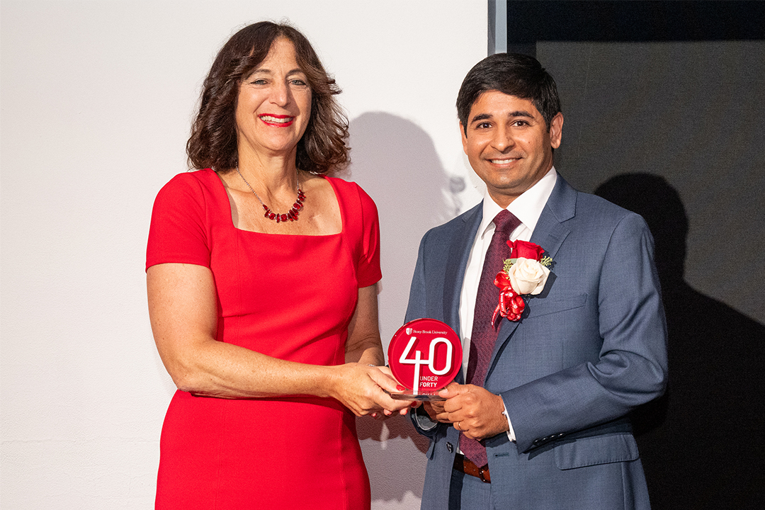 SBUPrez's tweet photo. It was wonderful celebrating our alumni honorees at @stonybrooku’s annual 40 Under Forty last month. The talent and commitment of our exceptional alumni give me tremendous confidence in Stony Brook’s bright future. 

Congratulations to our exceptional honorees! https://t.co/qEg6zWWx7h