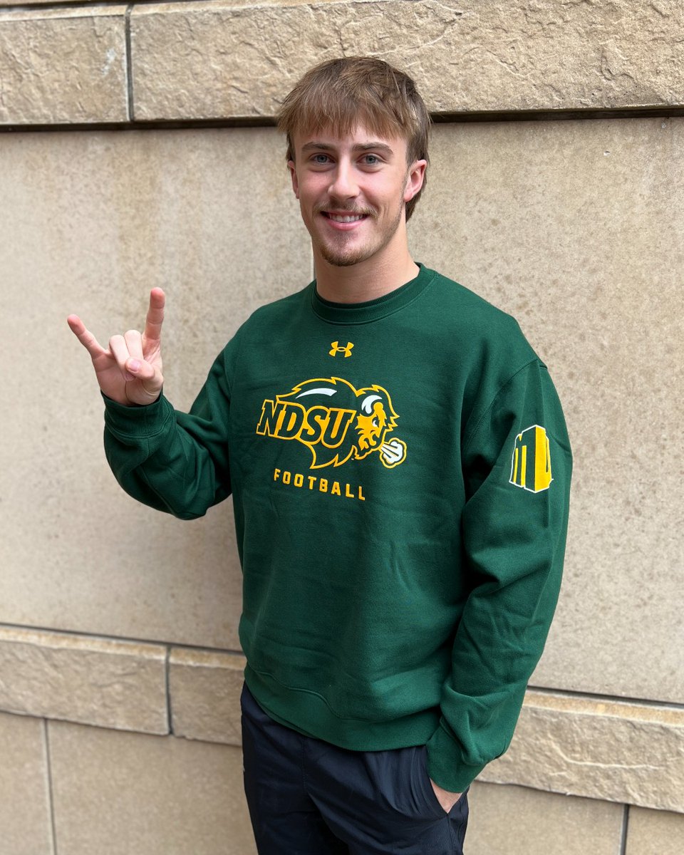 ndsubookstore's tweet photo. Football fans - here's the perfect pick for Code Green this weekend 🏈 

Turn the stands green in the Mountain West collection by Under Armour! Bring your Bison Pride to help Walker and the guys get a homecoming win 🤘

🔗 https://t.co/o23UehGPP1 https://t.co/nVJlKQdW1q