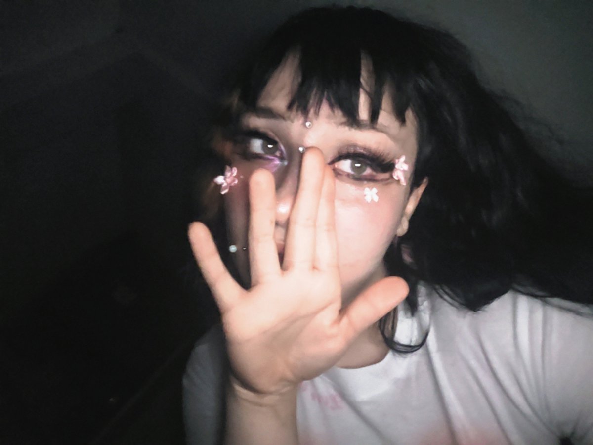 schizobait's tweet photo. hiii..  ◜𖥦◝

♡︎＆↺

#cosplay #val #egirl #fairymakeup #nsfwtwt #piercings #moots #rawr #altgirl #meow https://t.co/AesG1RdUdC