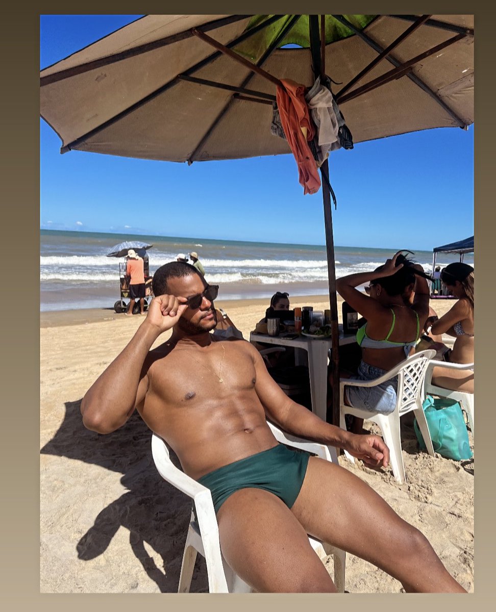 Toaquiagora30's tweet photo. Praia que coisa boa…. Quem quer ir comigo ? https://t.co/YcHH2VkUCV