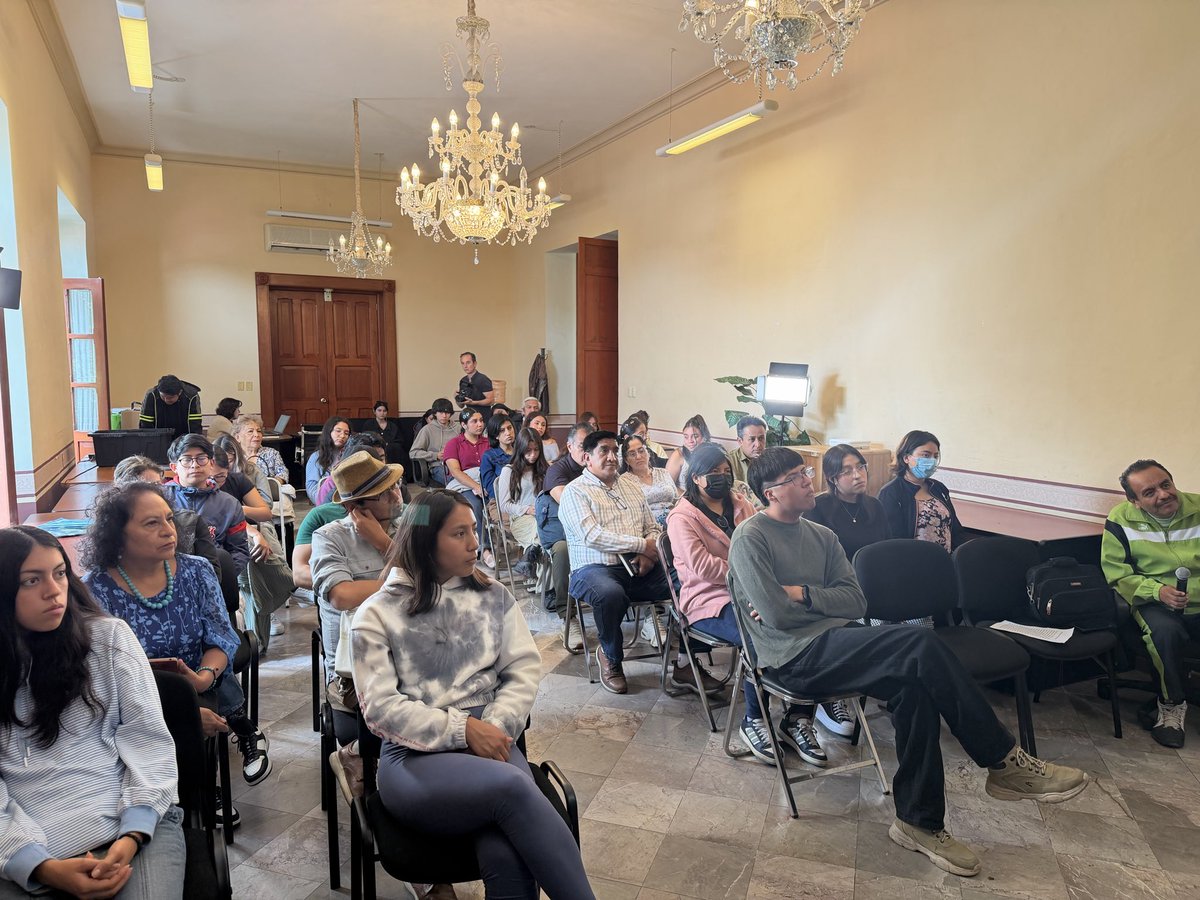 MgBranding's tweet photo. Interesante conferencia del Daniel Mocencahua, "Dr. Robot" descifra el lenguaje de la música con algoritmos. 

Observatorio @AuraBuap 👉🏼https://t.co/7b3xS0GbXT https://t.co/mJaW9psIuc