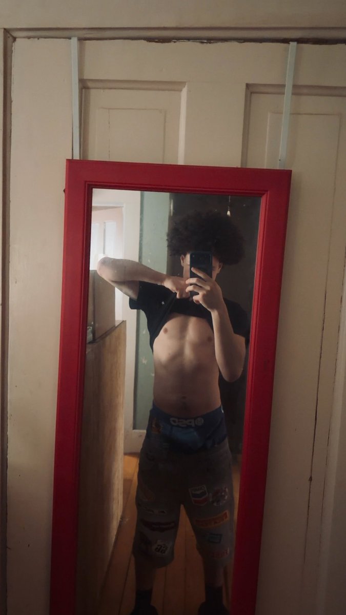 JsThatOneBoy's tweet photo. Yooo yall hmu #fyp #straight #dl #girls #guys #boys #men #gay #mlm #bi #horny https://t.co/1DX03vLmmU