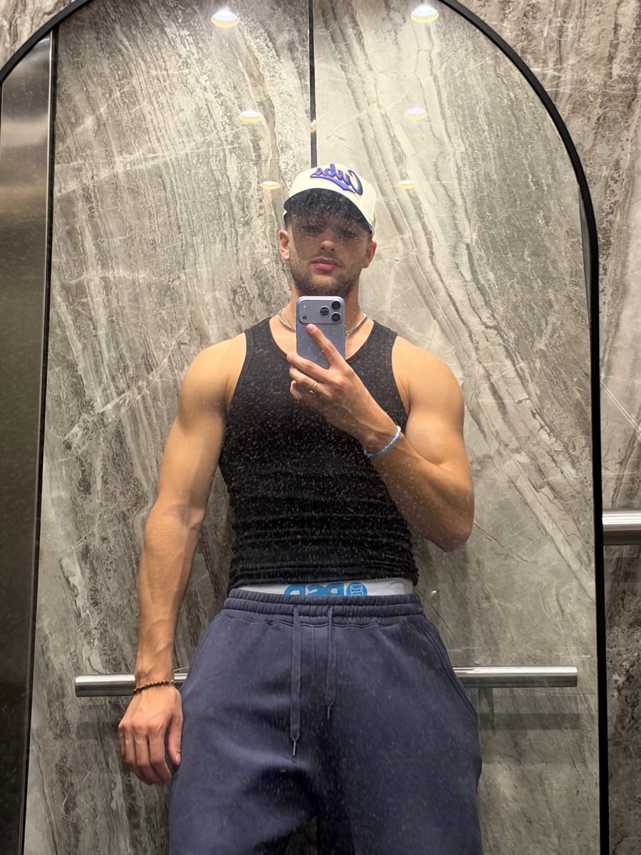 spicyxchad's tweet photo. PSD sponsor me https://t.co/1NIzMsSazW