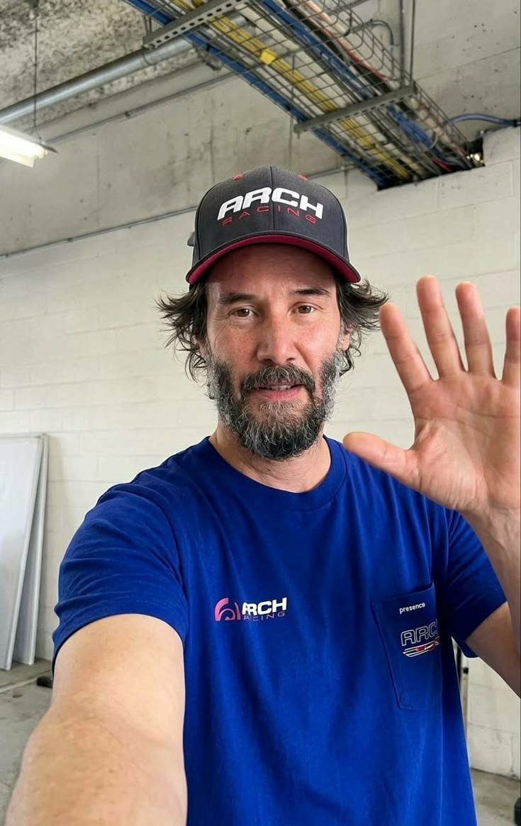 KeanuReeventx's tweet photo. Weird how you can have a lot going on and still feel like something’s missing. Maybe it’s just human connection. Anyway… hello, if you’re here. ✨✌️🎸 https://t.co/kkTk1EFy0S