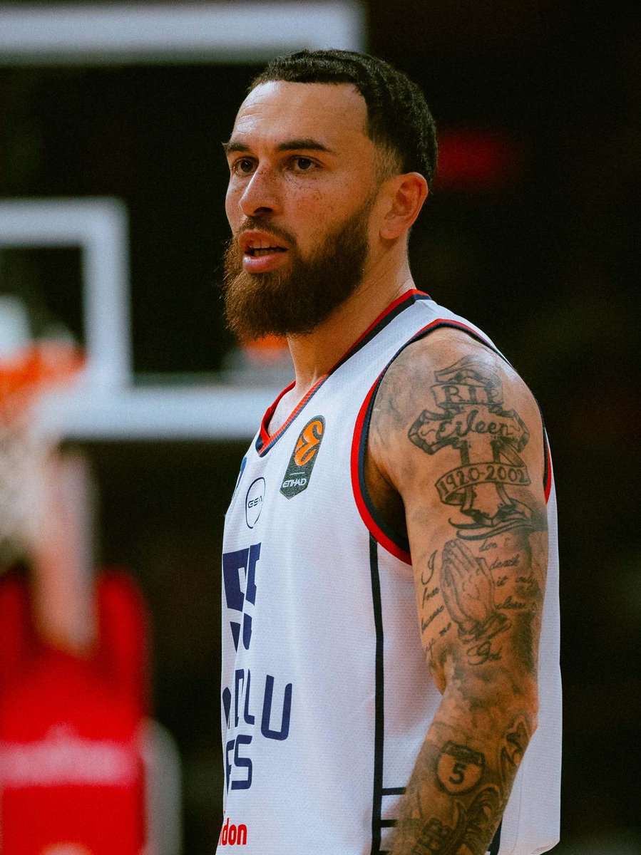 AnadoluEfesSK's tweet photo. Aşil tendonu bölgesinden sakatlık yaşayan Mike James için detaylı tetkikler gerçekleştirilecek ve tedavisi için planlama yapılacaktır. 

Get well soon Mike! https://t.co/uvkiDUw1Hq