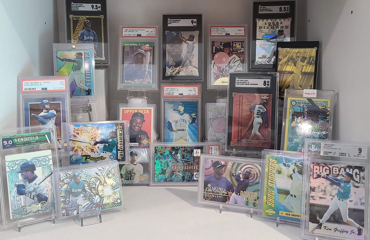 coryhansen16's tweet photo. 2 Griffey shelves
1 Die-Cut or Acetate only #thekid
1 Favorite Griffeys
1 Acuña shelf #chopon https://t.co/LJbfdopIyy