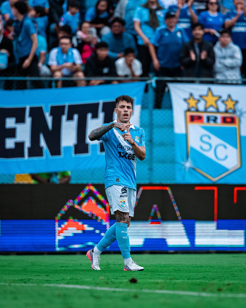 ClubSCristal's tweet photo. SIEMPRE TÚ, SANTIIIII 🪄⚽️🩵

#FuerzaCristal https://t.co/CzhOAFzW5n