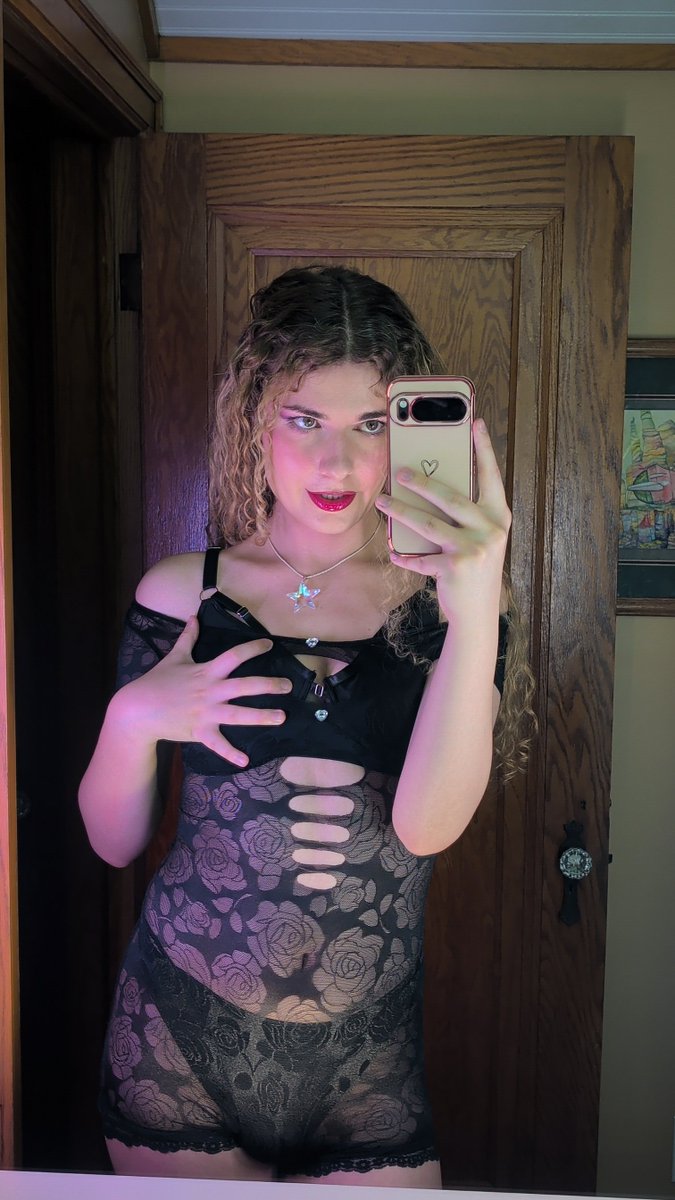 curlybbdoll tweet picture