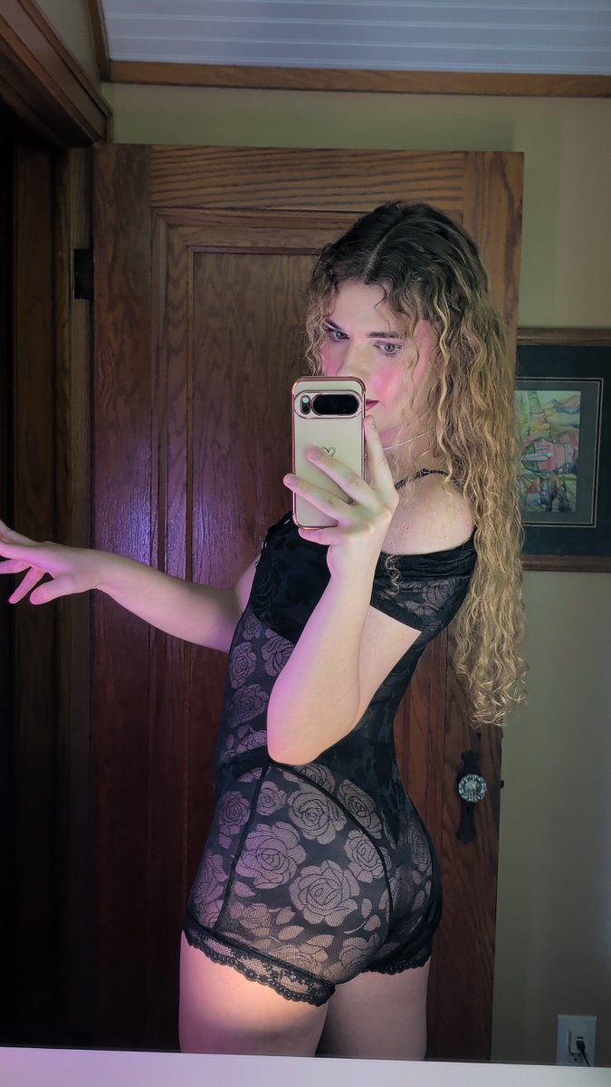 curlybbdoll tweet picture