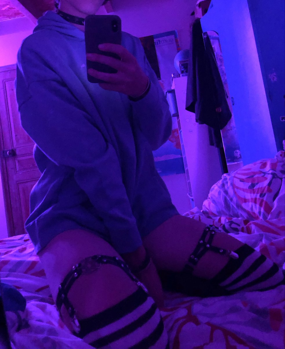 Kairo_femboy's tweet photo. I’ll try to post pics daily on here, it’ll be mostly old pics that I already posted on my Instagram tho #femboy https://t.co/cEcdFqamNJ