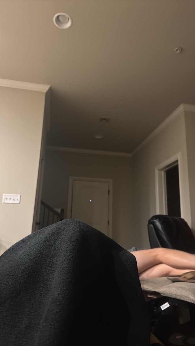 elliotrandoff's tweet photo. Did absolutely nothing today, just waiting to drink. https://t.co/FLMjP10QzU