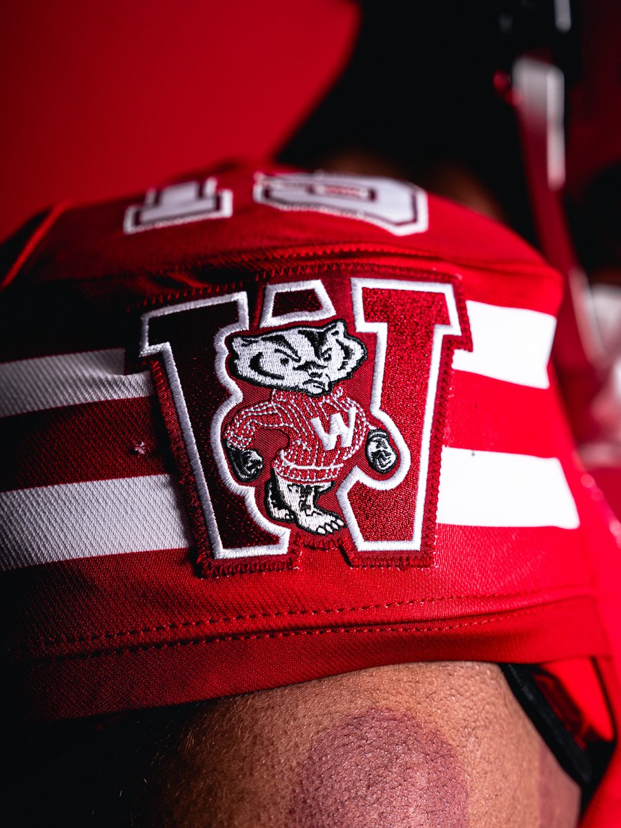BadgerFootball's tweet photo. Heard it's a red out 👀

🔴🔴🔴 https://t.co/SH8s1YYJtw