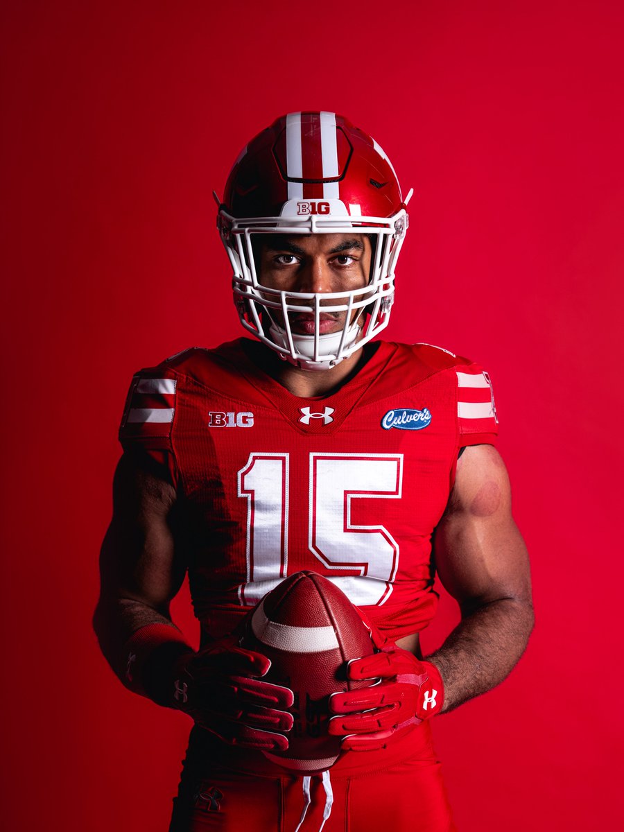 BadgerFootball's tweet photo. Heard it's a red out 👀

🔴🔴🔴 https://t.co/SH8s1YYJtw