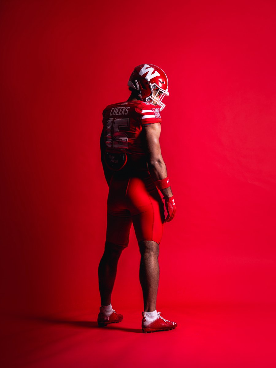 BadgerFootball's tweet photo. Heard it's a red out 👀

🔴🔴🔴 https://t.co/SH8s1YYJtw