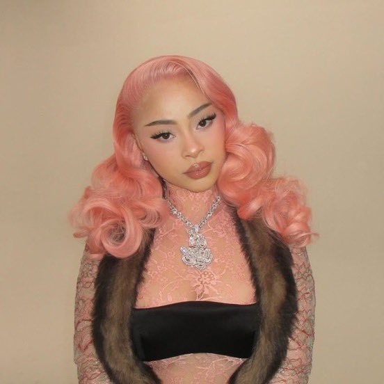 timelineisis's tweet photo. ice spice’s beauty is unmatched. https://t.co/ZCNyTwt9WU