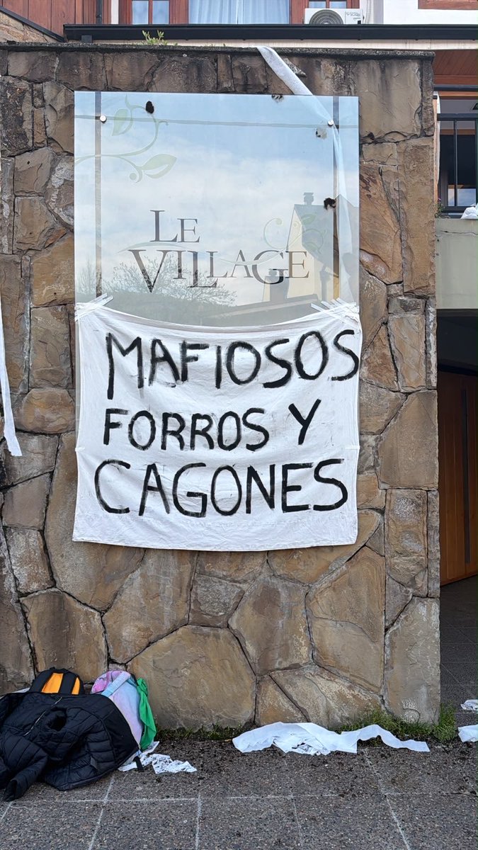 MauriCaminos's tweet photo. Mensaje a los cortesanos https://t.co/CxGNHXoyDG