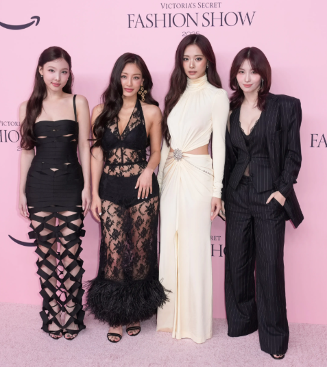 AboutMusicYT's tweet photo. One year ago TWICE performed at the Victoria's Secret Fashion Show 2025. 

The bra that Tzuyu wore went mega viral, causing it to go out of stock multiple times. https://t.co/QDoPEk3Zy5