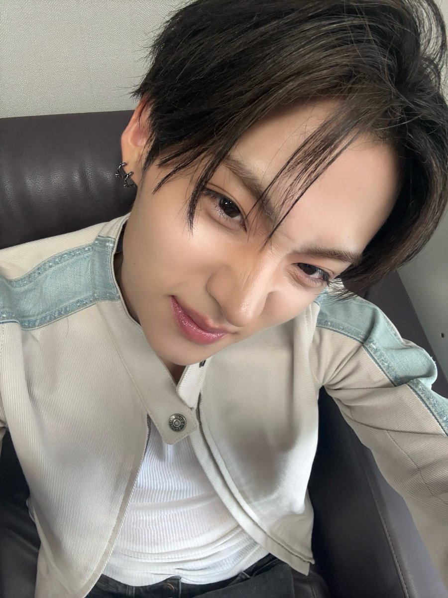 24hrsofhyuck tweet picture