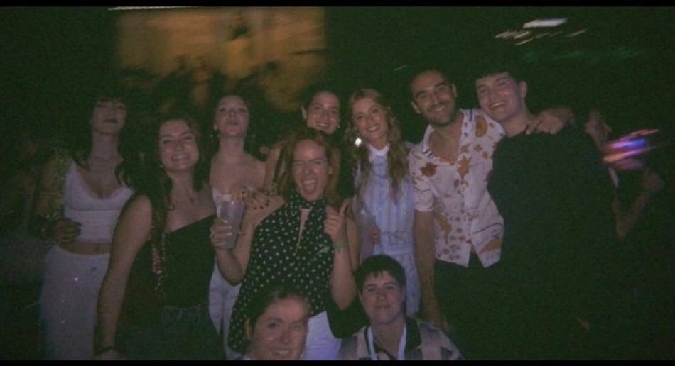fabioferran's tweet photo. fotito familiar correspondiente FUGAZ IS OUT https://t.co/P7nQR1SqzO