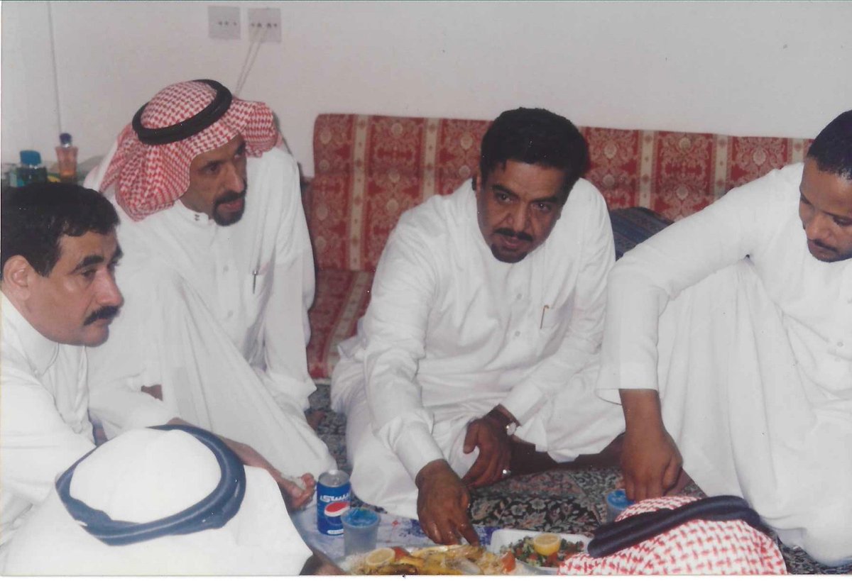 DrMalowein's tweet photo. #ناصر_الراجح رحمه الله.
الصورة تتحدث.
لقطات من دورية استمرت عشرين عاماً، من 1415 - 1435هـ.
من أعضائها: ناصر الراجح، اللواء أحمد السعد، محمد الصيخان، محمد المهلل، محمد العقيلي، ماجد المهنا، محمد العبداللطيف، إبراهيم المزروع، المذيع أحمد شفلوت، محمد العوين. https://t.co/tLIVuo6Q7R