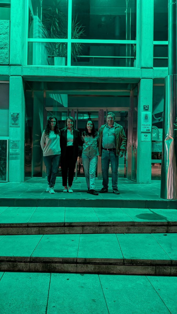 Asearpo's tweet photo. @ConArtritis @ponsalsergas @Mabel_AvendanoF @josechenco @Pontevedrate @depo_es @MabelAvendao1 @ConcelloBaiona @Salvaterra_Mino En #SalcedaDeCaselas nos reciben nuestra socia María Rodríguez, la alcaldesa María Dolores Castiñeira, la concejala de #BienestarSocial Selene González y Gregorio Vaqueiro bañadas de verde 💚
#OctAR26 #LucePorLaArtritis26 #DiaNacionalArtritis @ConArtritis https://t.co/5jaHTosfSM