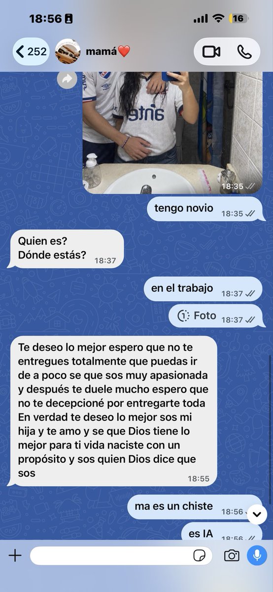 meganpiola's tweet photo. la dualidad de mis padres https://t.co/YDOK9OXwzP