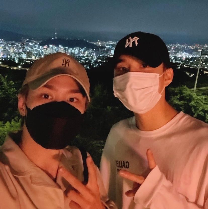 neowoozone's tweet photo. I don't talk about it enough, but I really love jungwoo's friendships with kun and chenle. they're so sweet, I get so happy every time I hear anecdotes about them together 🥹❤️ https://t.co/xpVJQ734HX
